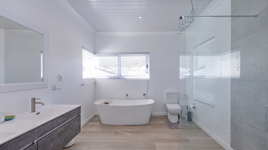 4 Bedroom Property for Sale in Agulhas Western Cape